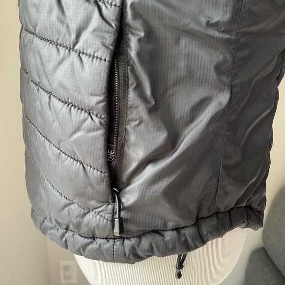 The North Face Puffer Vest - Picture 3 of 6